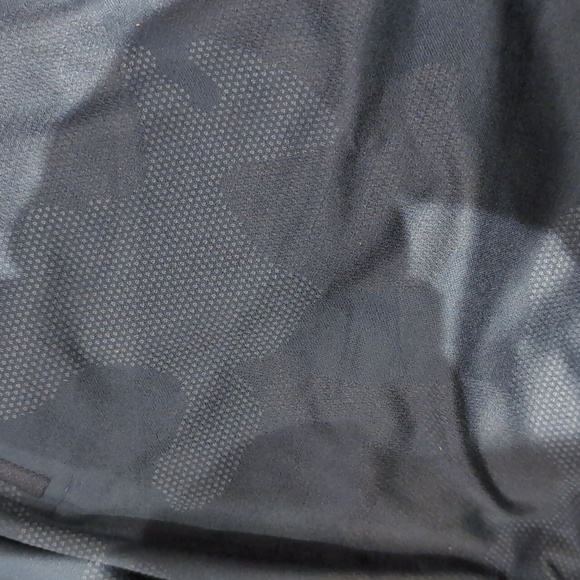 L: Kirkland Signature Men's performance 1/4 zip top. (Dark blue) - Picture 7 of 7